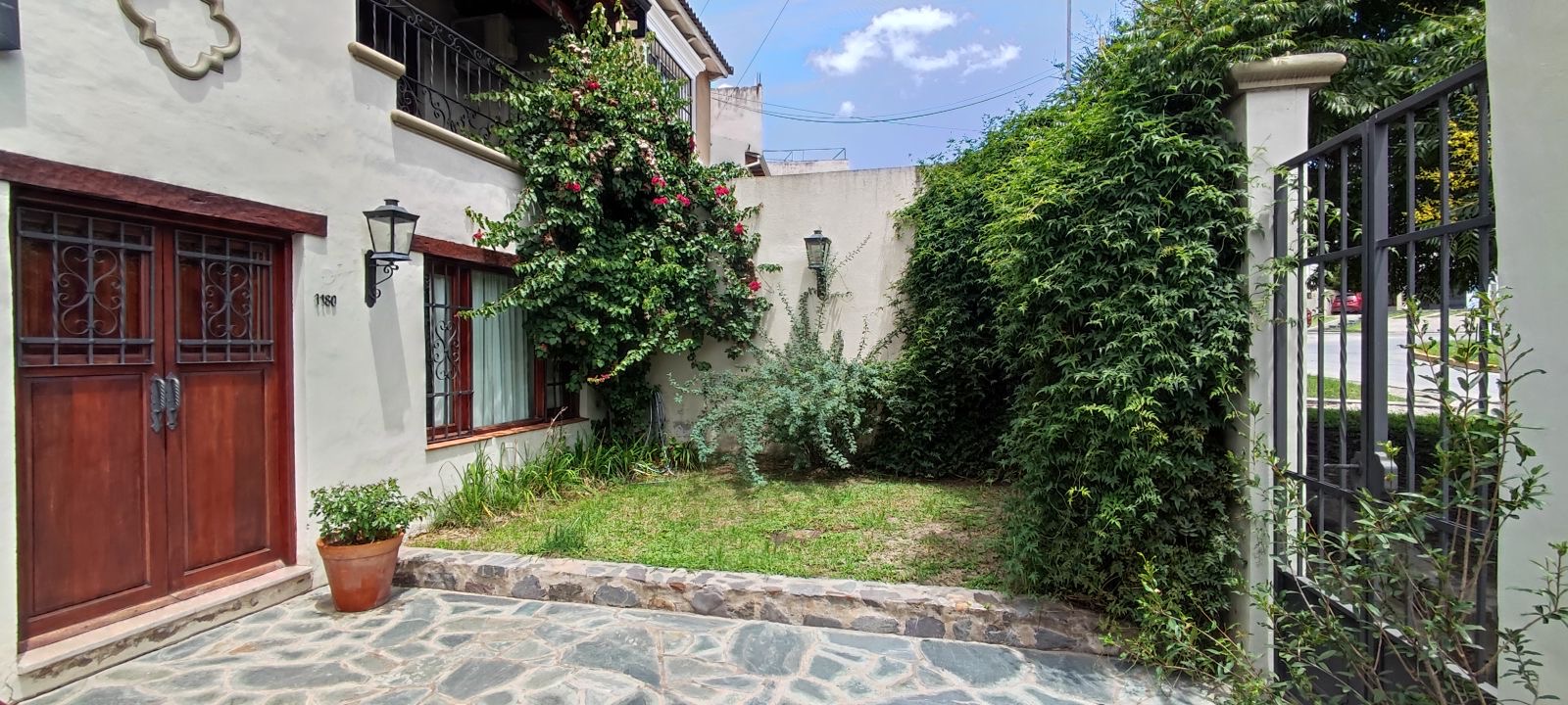 1737b96c-dfef-498b-9c87-854393b99394