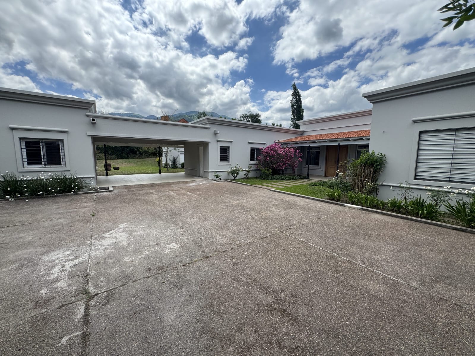 c4a335d6-ec3b-4b73-9f14-52daf23db40d