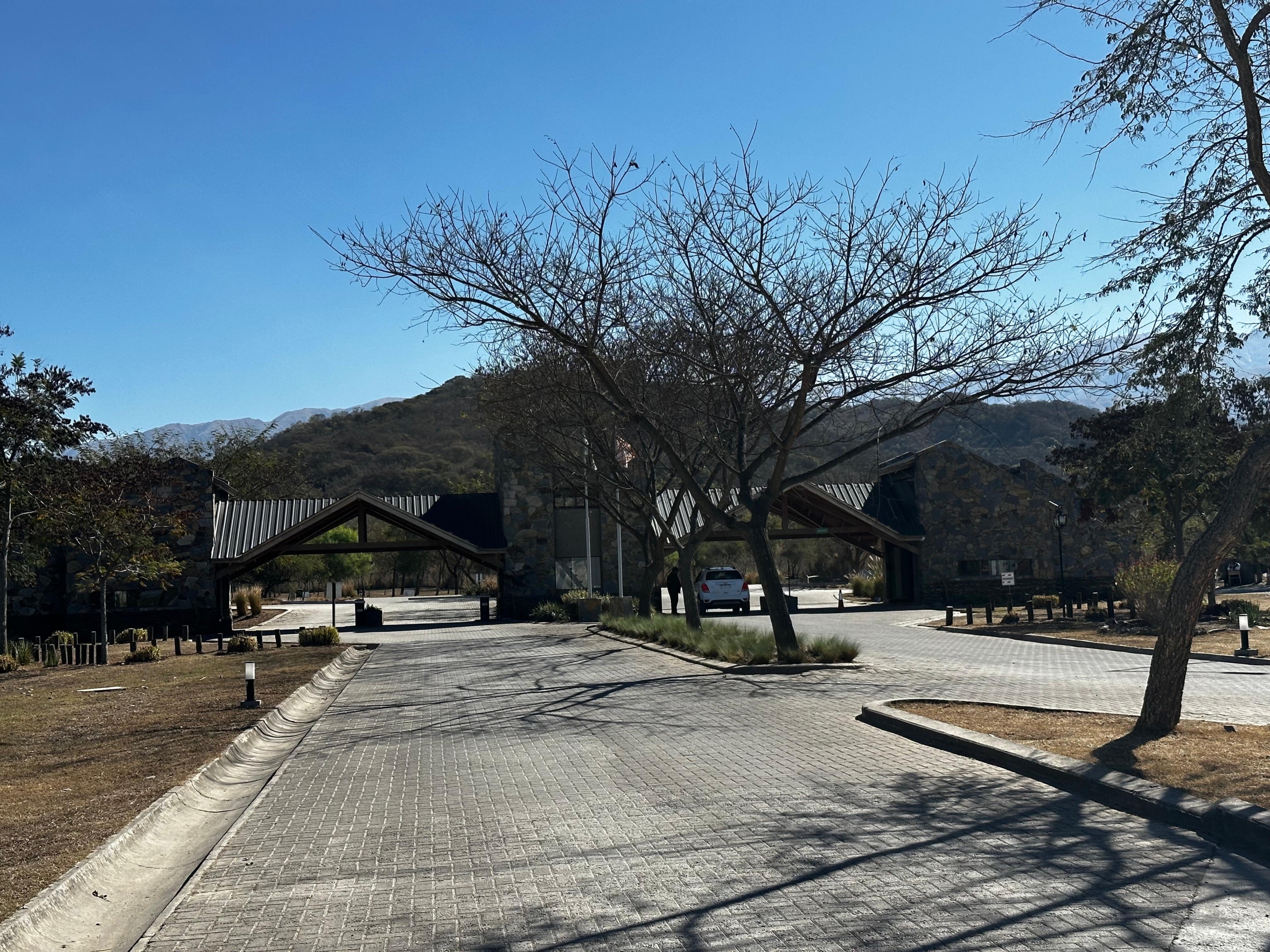 f0cd4147-8201-4147-ab5f-26236c913836