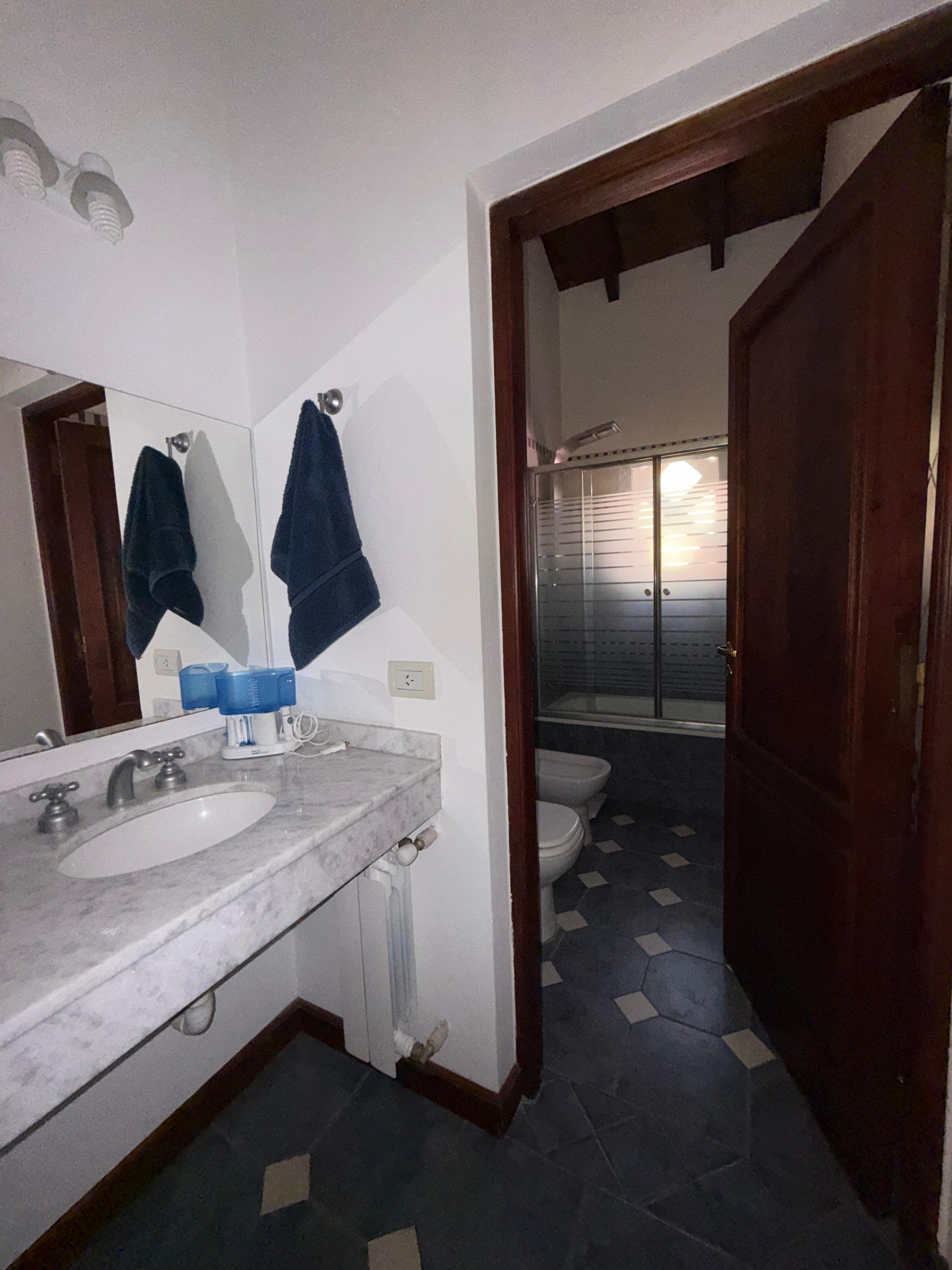 34fda196-8b3f-4195-8111-a58d79c0e9b5