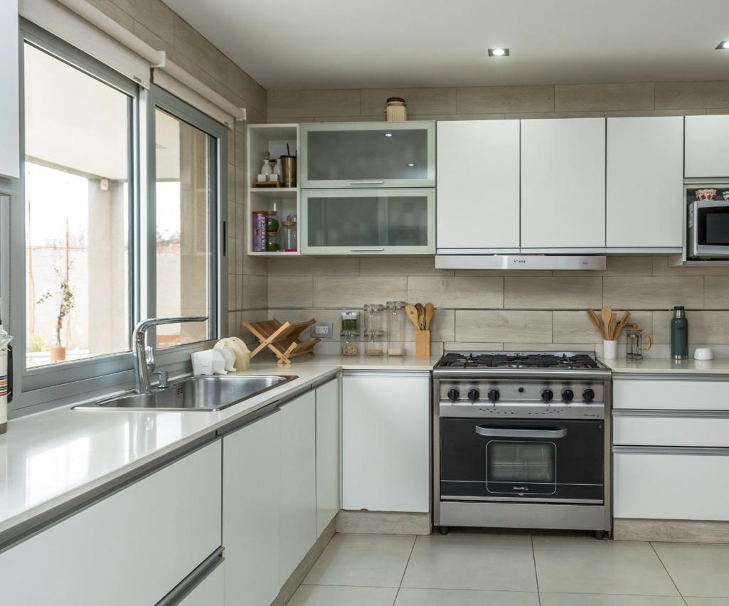 91685b55-4982-4f82-9483-0cef5b1a571e