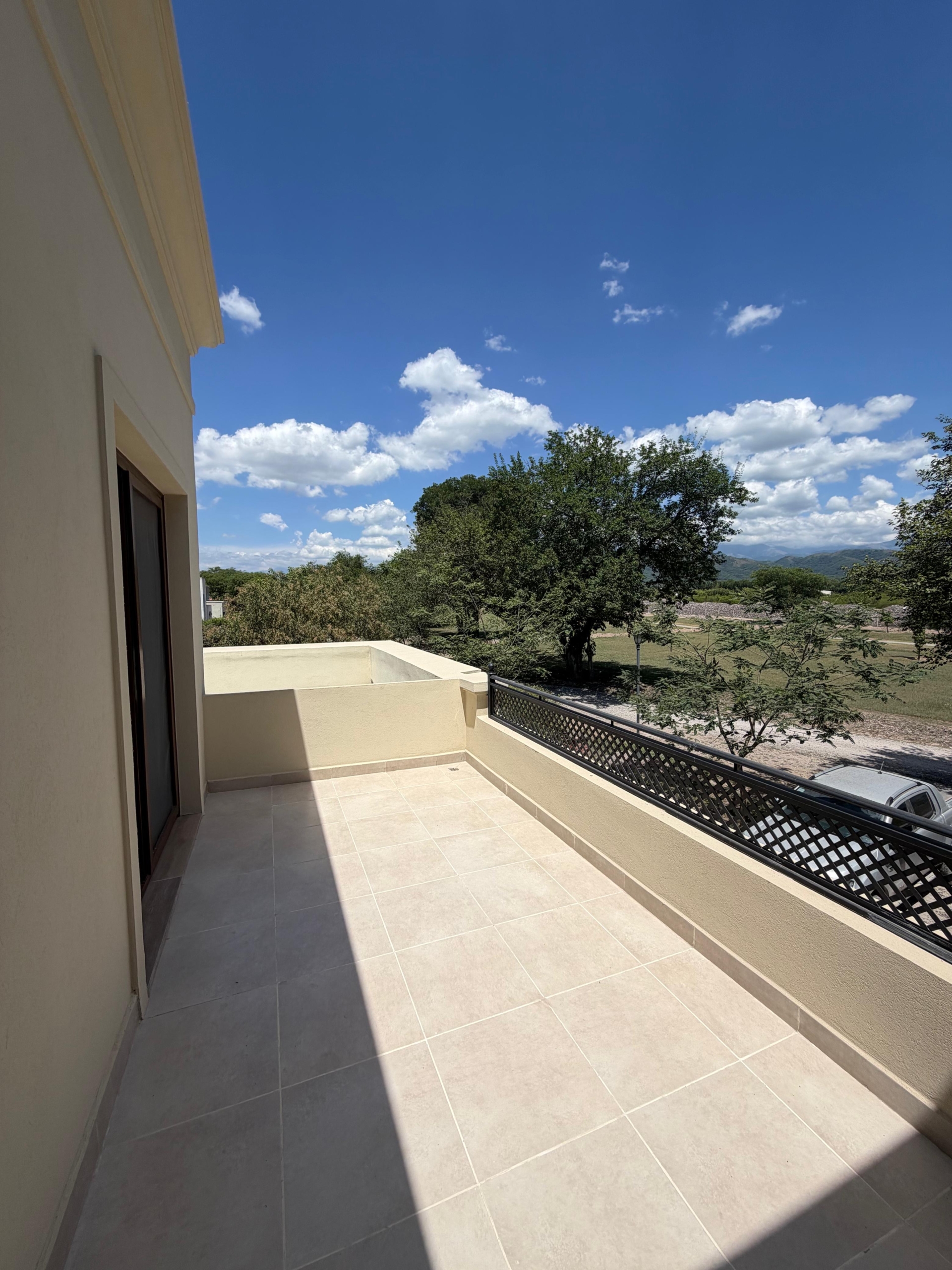 a7f7f8d5-c325-467e-a84a-d2902eb72be1