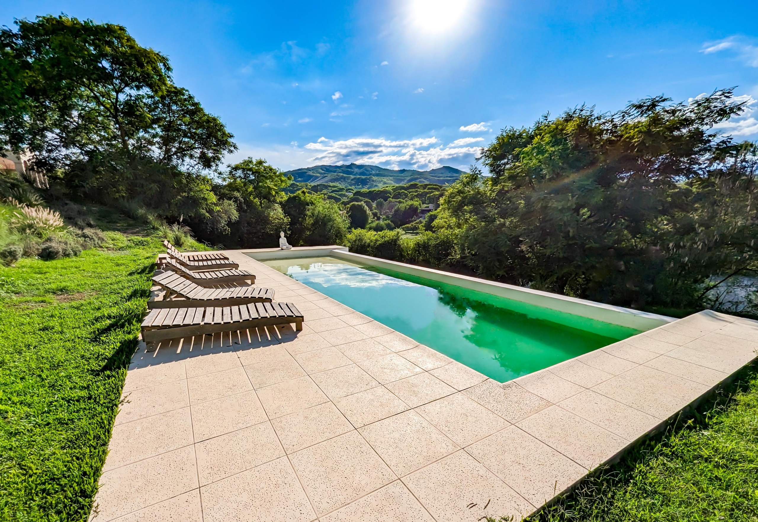 b2d6b58c-29b9-467b-a2ac-384e81edc857